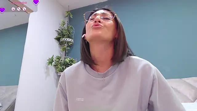 SharisWillian online show from 11, 1, 2025