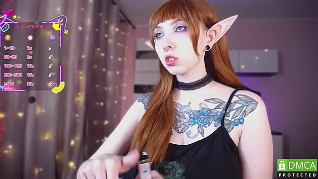 Snapshot of JustMeowGirl chatting on 27, 10, 2025 JustMeowGirl online show from 27, 10, 2025