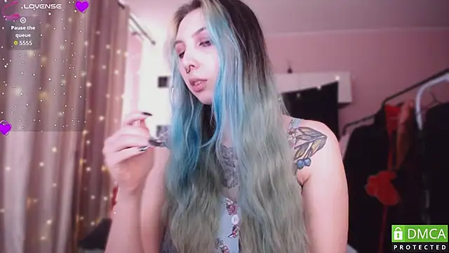 JustMeowGirl online show from 5, 4, 2026