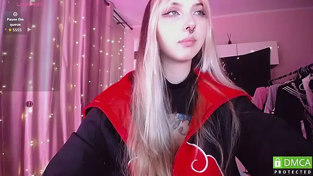 JustMeowGirl online show from 11, 7, 2026