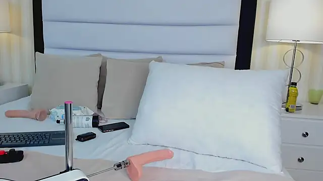 Snapshot of MiaSweeths chatting on 9, 1, 2025 MiaSweeths online show from 9, 1, 2025