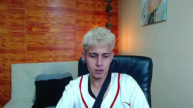 Snapshot of Bastiaan_28 chatting on 11, 12, 2024 Bastiaan 28 online show from 11, 12, 2024