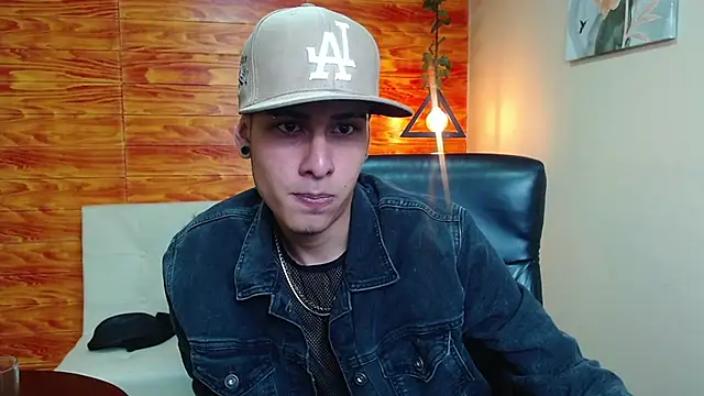 Snapshot of Bastiaan_28 chatting on 15, 12, 2024 Bastiaan 28 online show from 15, 12, 2024