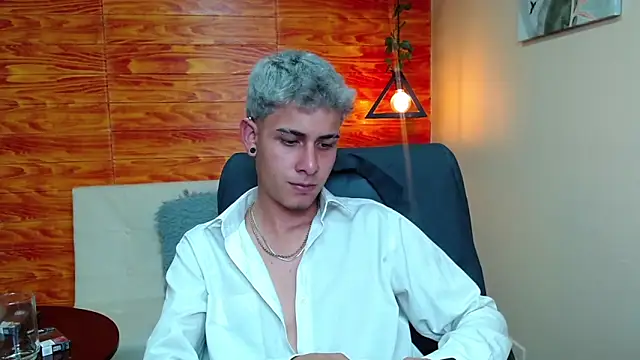 Snapshot of Bastiaan_28 chatting on 18, 12, 2024 Bastiaan 28 online show from 18, 12, 2024