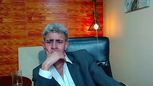 Snapshot of Bastiaan_28 chatting on 18, 12, 2024 Bastiaan 28 online show from 18, 12, 2024