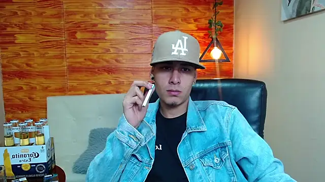 Snapshot of Bastiaan_28 chatting on 22, 12, 2024 Bastiaan 28 online show from 22, 12, 2024