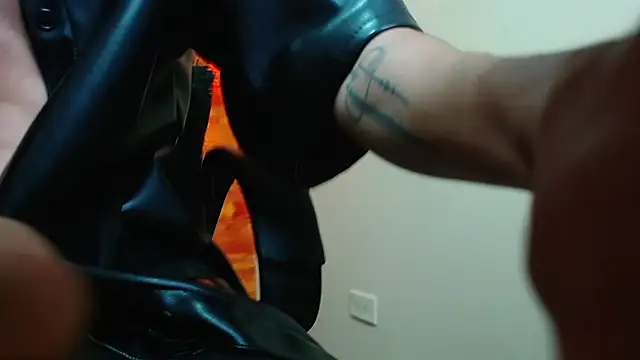 Snapshot of Bastiaan_28 chatting on 24, 12, 2024 Bastiaan 28 online show from 24, 12, 2024