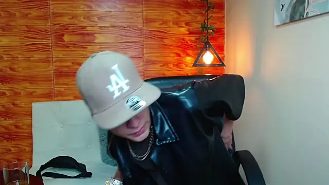 Snapshot of Bastiaan_28 chatting on 5, 1, 2025 Bastiaan 28 online show from 5, 1, 2025