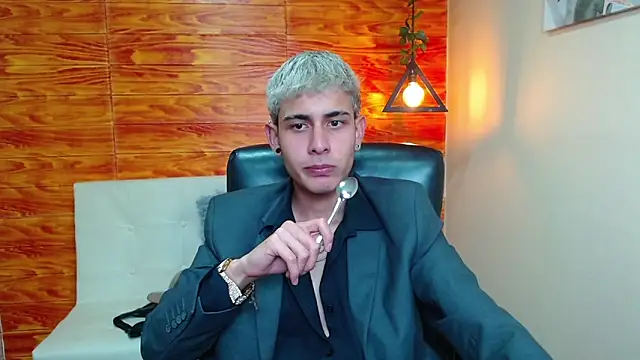 Snapshot of Bastiaan_28 chatting on 5, 1, 2025 Bastiaan 28 online show from 5, 1, 2025