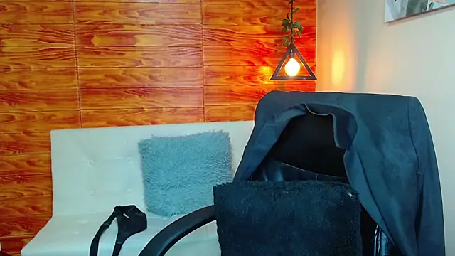 Snapshot of Bastiaan_28 chatting on 5, 1, 2025 Bastiaan 28 online show from 5, 1, 2025