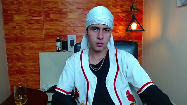 Snapshot of Bastiaan_28 chatting on 12, 1, 2025 Bastiaan 28 online show from 12, 1, 2025