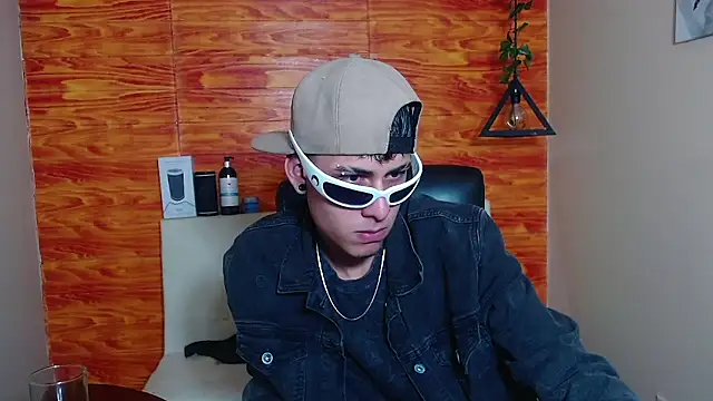 Snapshot of Bastiaan_28 chatting on 6, 2, 2025 Bastiaan 28 online show from 6, 2, 2025