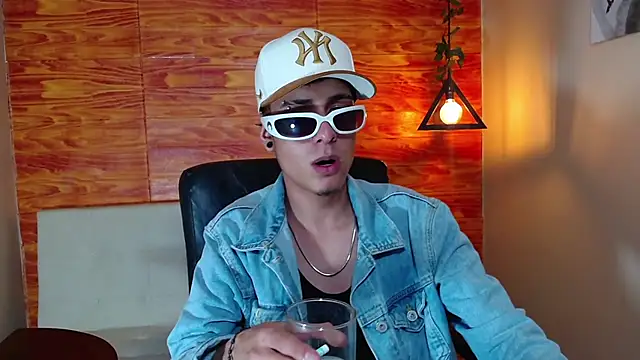 Snapshot of Bastiaan_28 chatting on 19, 2, 2025 Bastiaan 28 online show from 19, 2, 2025