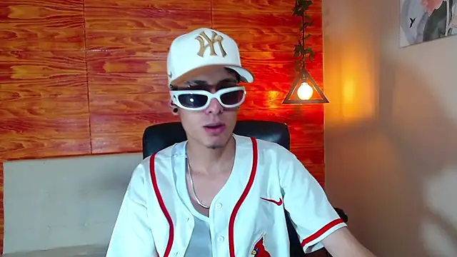 Snapshot of Bastiaan_28 chatting on 20, 2, 2025 Bastiaan 28 online show from 20, 2, 2025