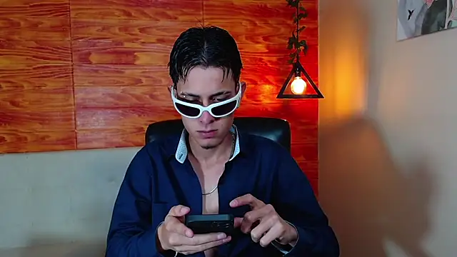 Snapshot of Bastiaan_28 chatting on 5, 3, 2025 Bastiaan 28 online show from 5, 3, 2025