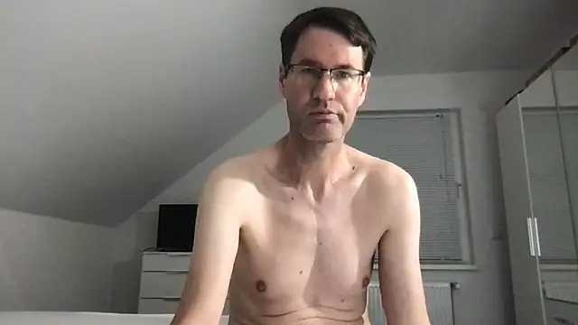 Snapshot of zxzx_cam1 chatting on 12, 9, 2025 zxzx cam1 online show from 12, 9, 2025