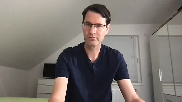 Snapshot of zxzx_cam1 chatting on 27, 9, 2025 zxzx cam1 online show from 27, 9, 2025