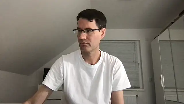 Snapshot of zxzx_cam1 chatting on 21, 11, 2025 zxzx cam1 online show from 21, 11, 2025