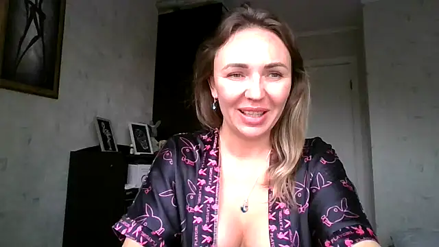 Snapshot of AngelinaLove28 chatting on 28, 9, 2025 AngelinaLove28 online show from 28, 9, 2025