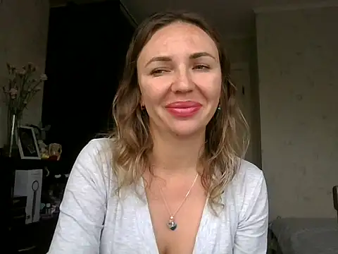 Snapshot of AngelinaLove28 chatting on 12, 10, 2025 AngelinaLove28 online show from 12, 10, 2025