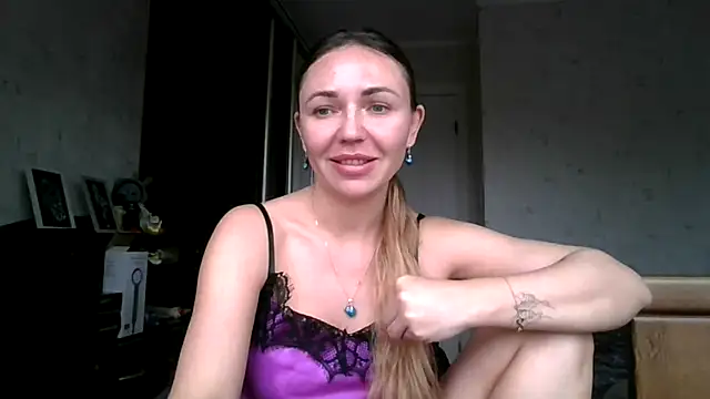 Snapshot of AngelinaLove28 chatting on 16, 11, 2025 AngelinaLove28 online show from 16, 11, 2025