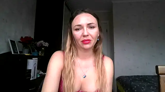 Snapshot of AngelinaLove28 chatting on 5, 12, 2025 AngelinaLove28 online show from 5, 12, 2025