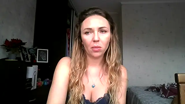 Snapshot of AngelinaLove28 chatting on 15, 12, 2025 AngelinaLove28 online show from 15, 12, 2025