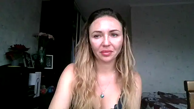 Snapshot of AngelinaLove28 chatting on 16, 12, 2025 AngelinaLove28 online show from 16, 12, 2025