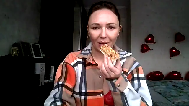 Snapshot of AngelinaLove28 chatting on 11, 2, 2026 AngelinaLove28 online show from 11, 2, 2026