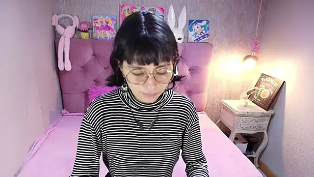 Snapshot of charlottemoonxz chatting on 1, 2, 2026 charlottemoonxz online show from 1, 2, 2026