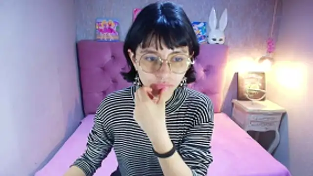 Snapshot of charlottemoonxz chatting on 14, 4, 2026 charlottemoonxz online show from 14, 4, 2026