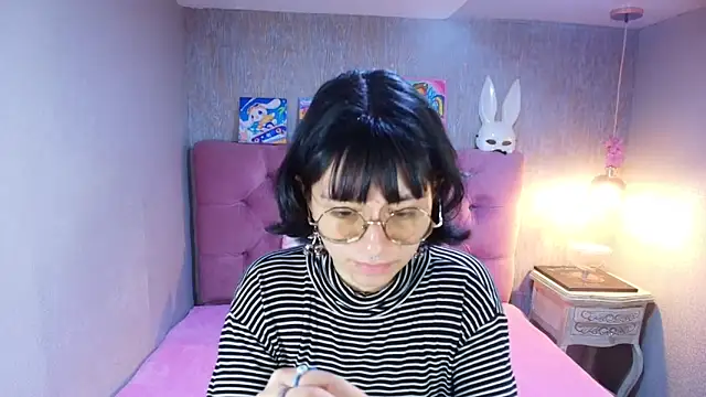 Snapshot of charlottemoonxz chatting on 18, 4, 2026 charlottemoonxz online show from 18, 4, 2026