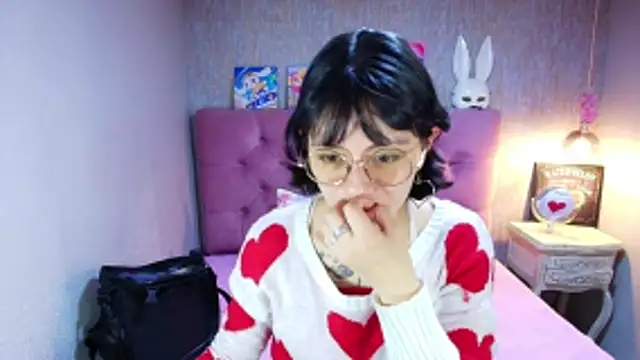 Snapshot of charlottemoonxz chatting on 24, 4, 2026 charlottemoonxz online show from 24, 4, 2026