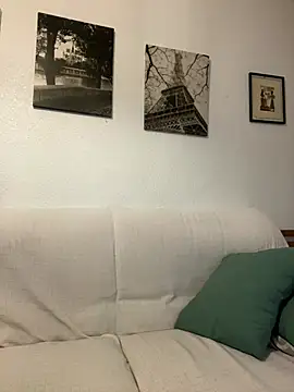 Snapshot of Kamaleonix chatting on 2, 3, 2025 Kamaleonix online show from 2, 3, 2025