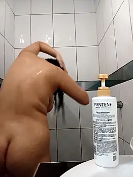 Snapshot of ladygmusic chatting on 10, 2, 2026 ladygmusic online show from 10, 2, 2026