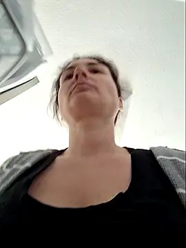 MilfyMrsRobinson online show from 28, 1, 2025