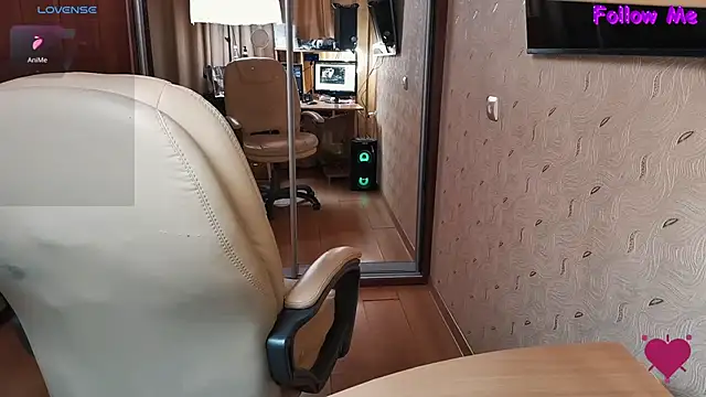 Snapshot of MyLadySkyLuck chatting on 27, 9, 2025 MyLadySkyLuck online show from 27, 9, 2025