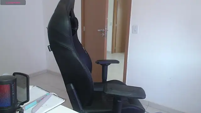 charlotbelucci  online show from 7, 10, 2025