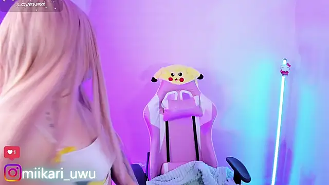 Snapshot of Ahri_Elderwood chatting on 7, 10, 2025 Ahri Elderwood online show from 7, 10, 2025