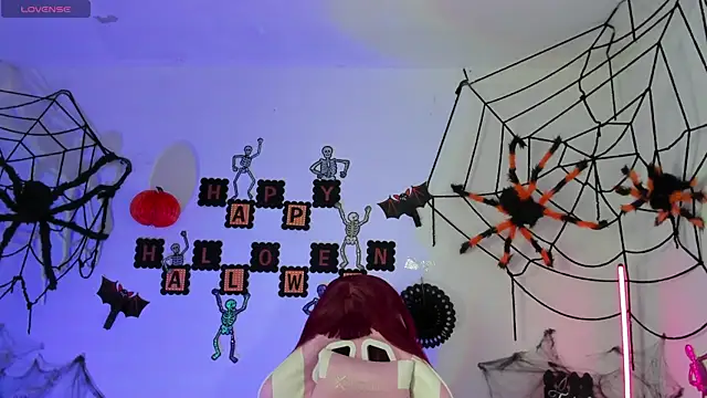 Snapshot of Ahri_Elderwood chatting on 13, 10, 2025 Ahri Elderwood online show from 13, 10, 2025