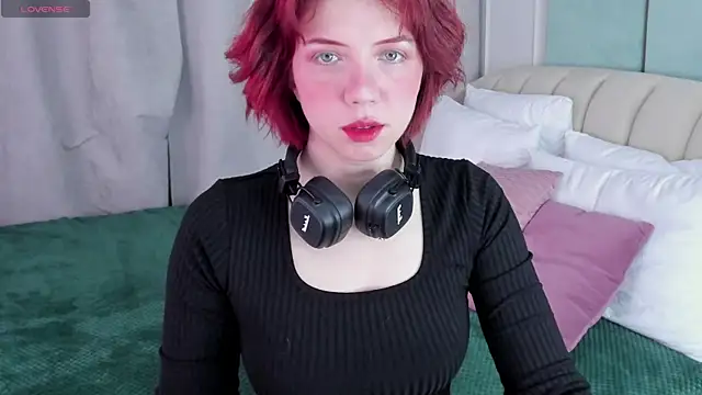 Love is Lola online show from 17, 12, 2024