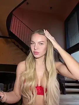 Snapshot of ChiaraVixen chatting on 3, 1, 2025 ChiaraVixen online show from 3, 1, 2025