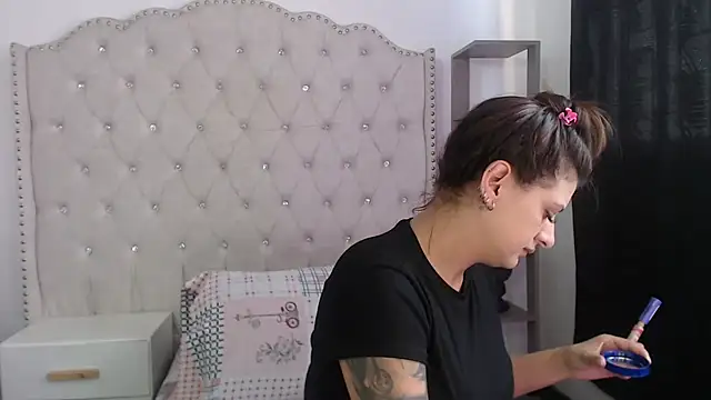 Snapshot of Abril_Squirt chatting on 15, 3, 2026 Abril Squirt online show from 15, 3, 2026