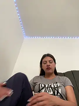 Abril Squirt online show from 9, 5, 2026