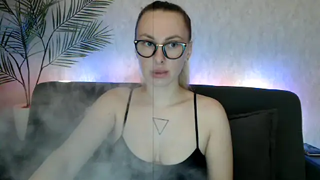  Leslyy Solo 1 online show from 7, 10, 2025