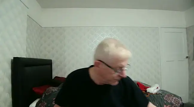 Snapshot of shaun63m chatting on 19, 12, 2024 shaun63m online show from 19, 12, 2024