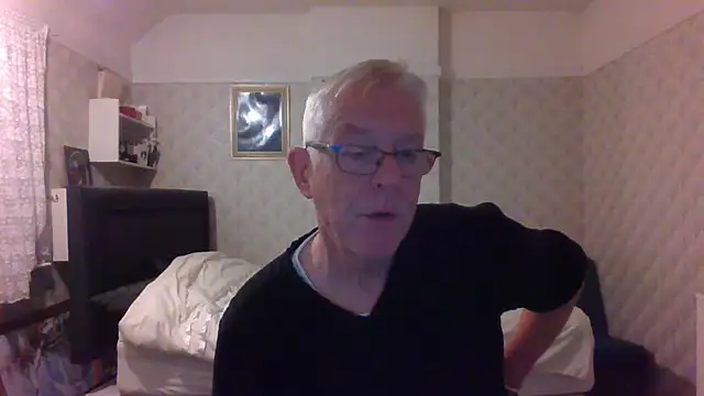 Snapshot of shaun63m chatting on 29, 10, 2025 shaun63m online show from 29, 10, 2025