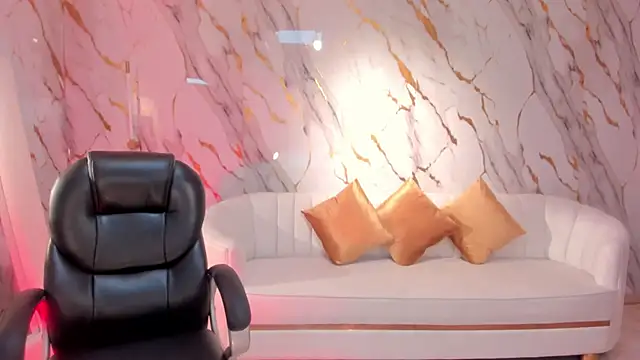 HannaConnor  online show from 18, 2, 2025