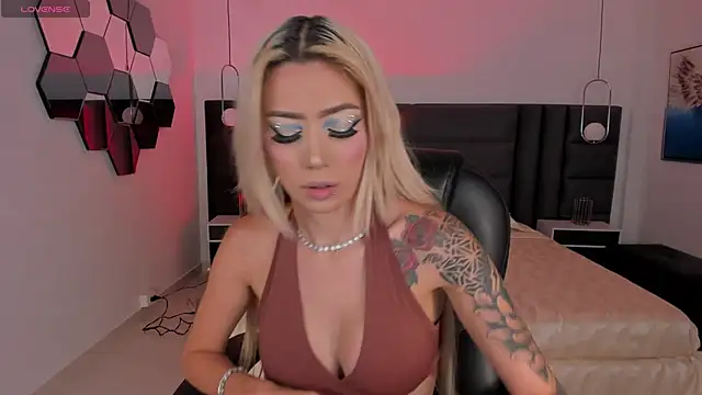 HannaConnor  online show from 24, 9, 2025