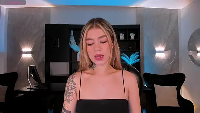 ViolettHansson online show from 16, 11, 2025